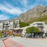 Studio Close To Cticc W Fast Wifi & Secure Parking