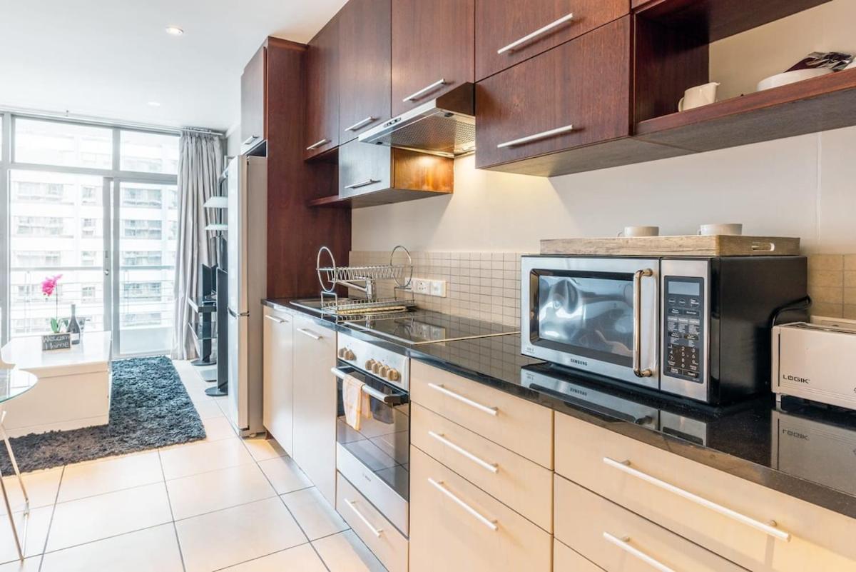 Apartment Close To Cticc W Fast Wifi & Secure Parking
