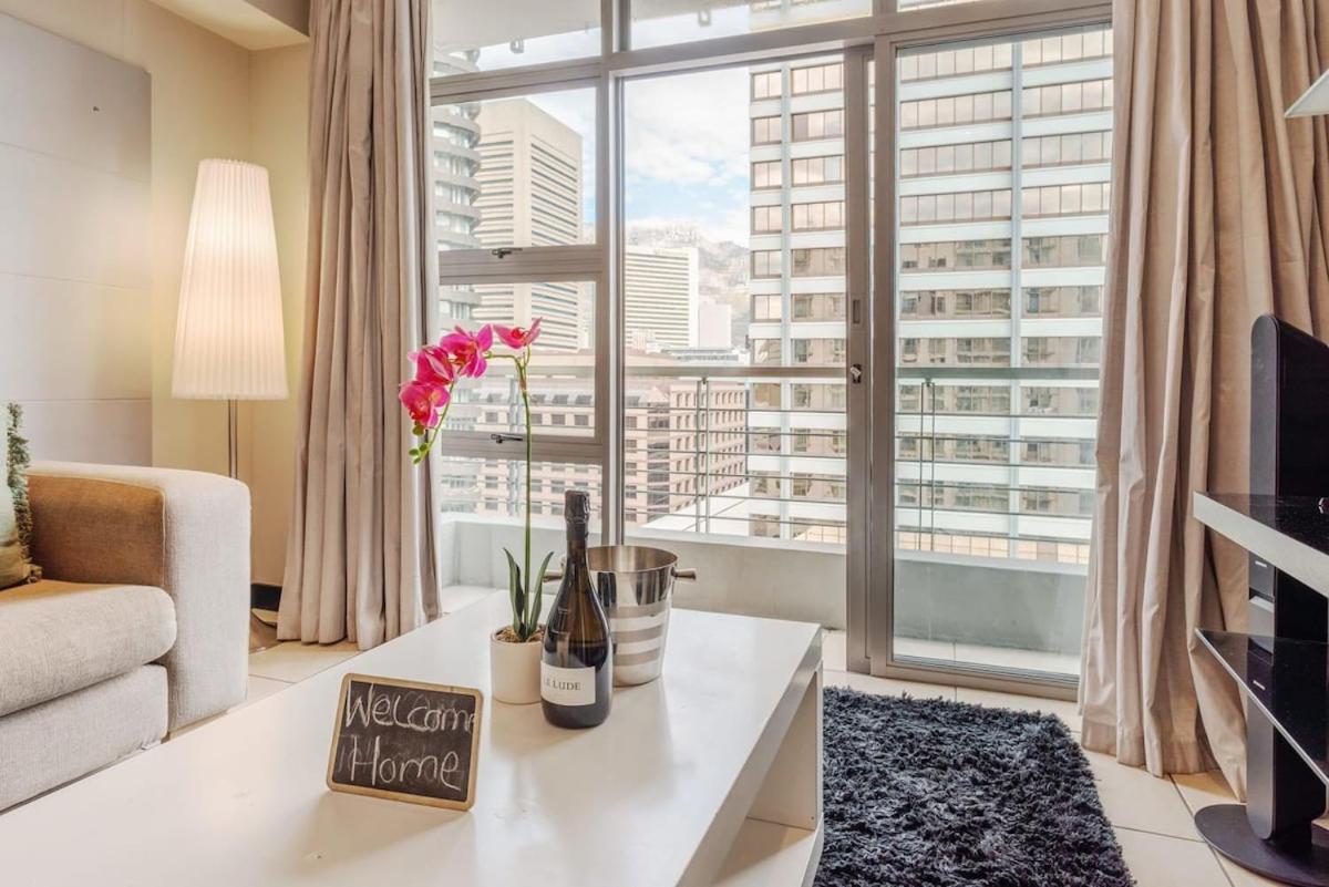 Close To Cticc W Fast Wifi & Secure Parking *